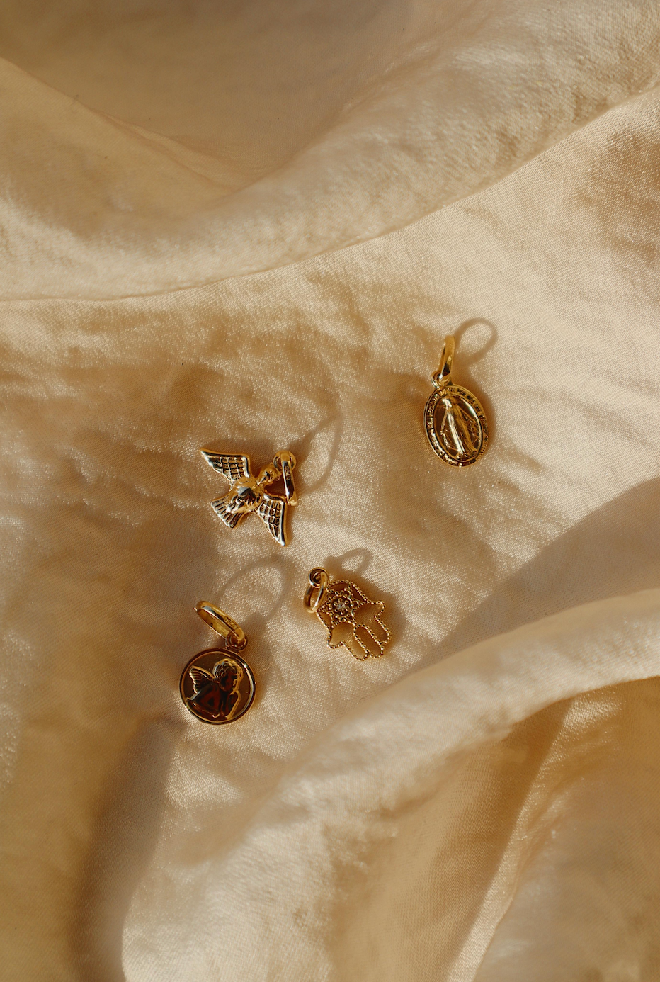 Pingente Medalha Anjo Pensador