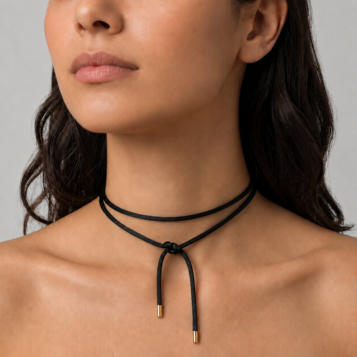 Colar Contorno Preto
