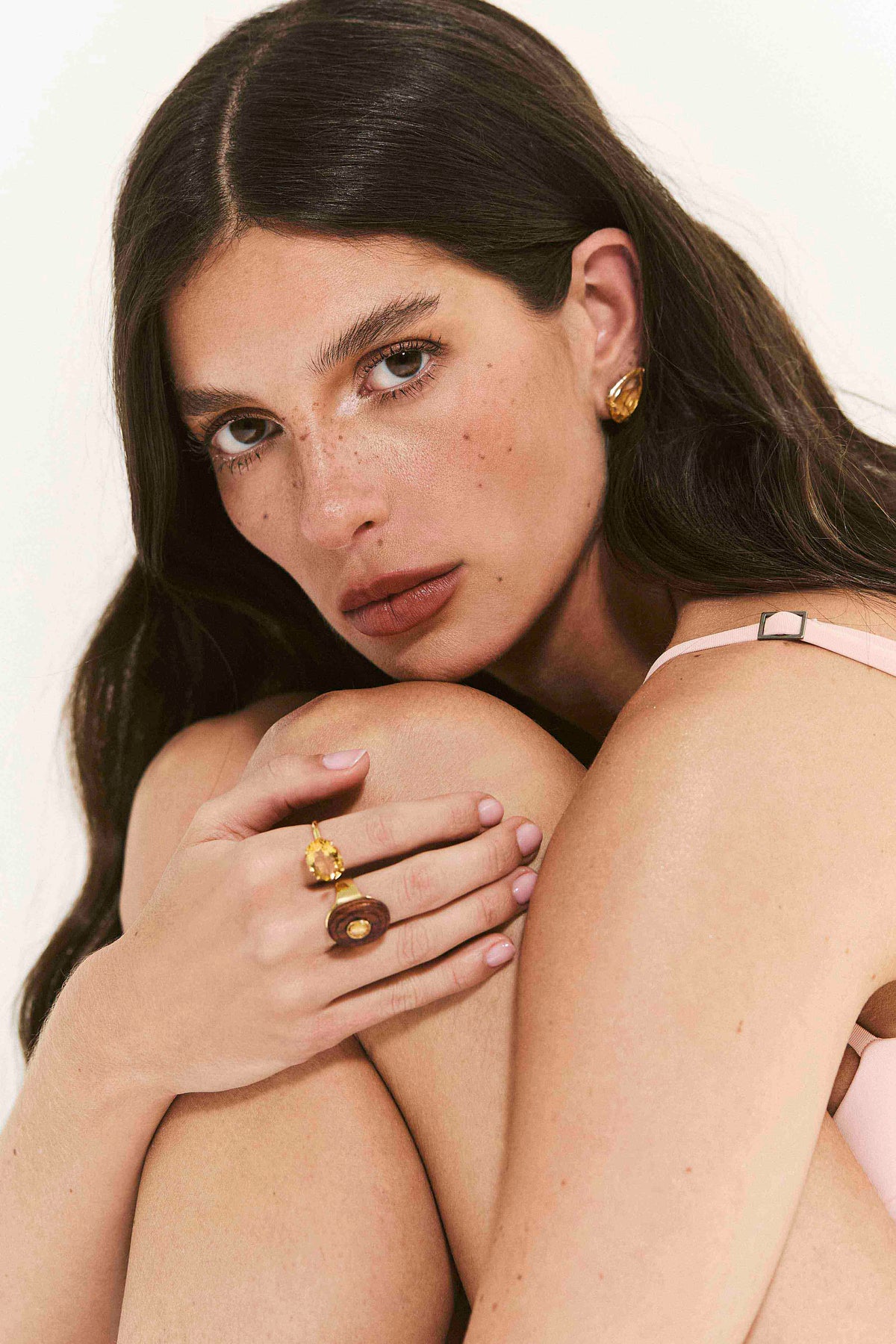 Anel Contorno Safira Branca