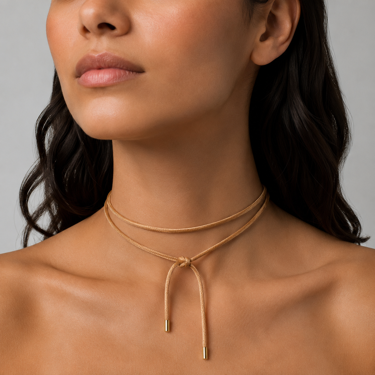 Colar Contorno Dourado