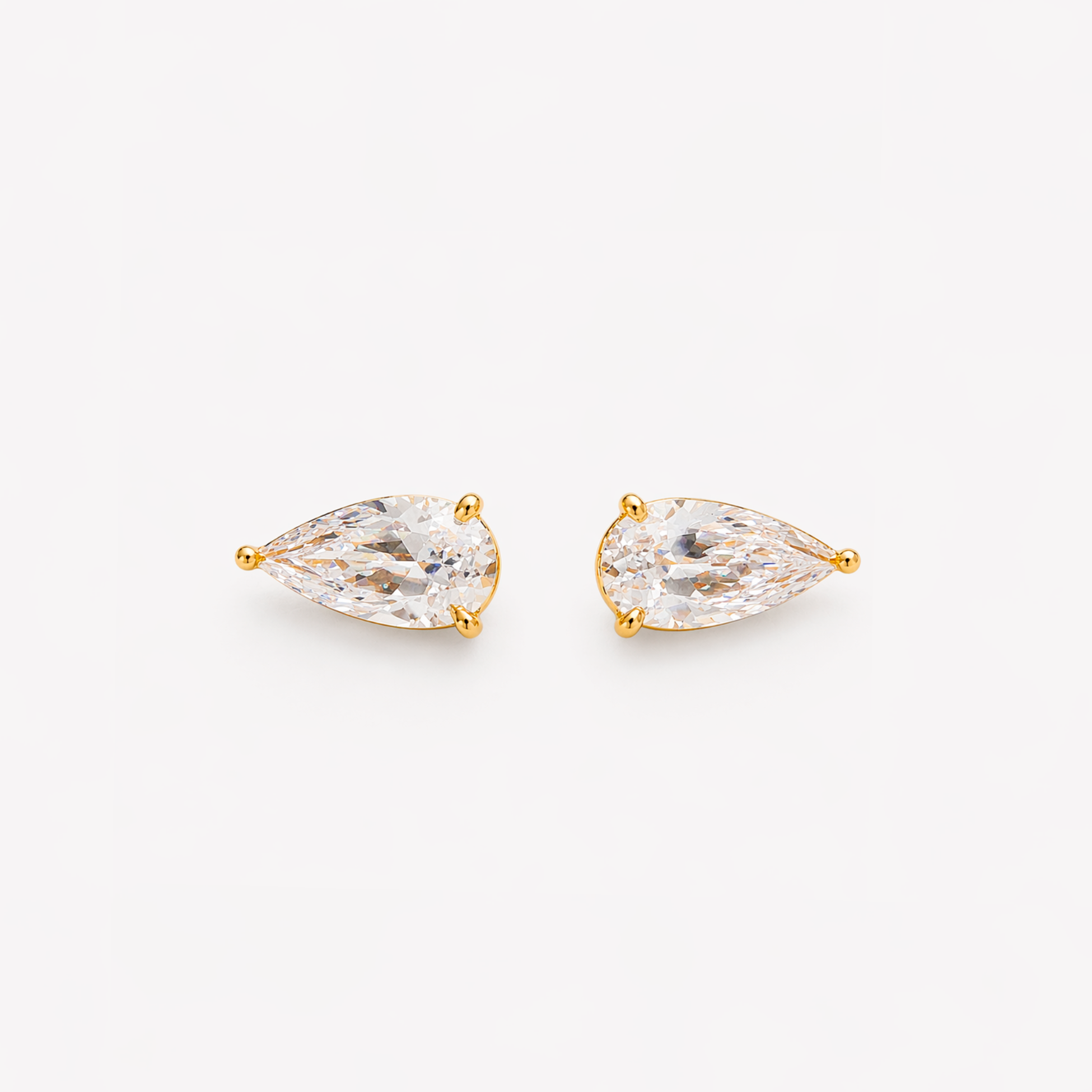 Brinco Ápice em Diamante